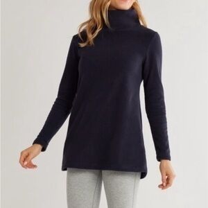 Dudley Stephens Navy, Cobble Hill turtleneck, size small